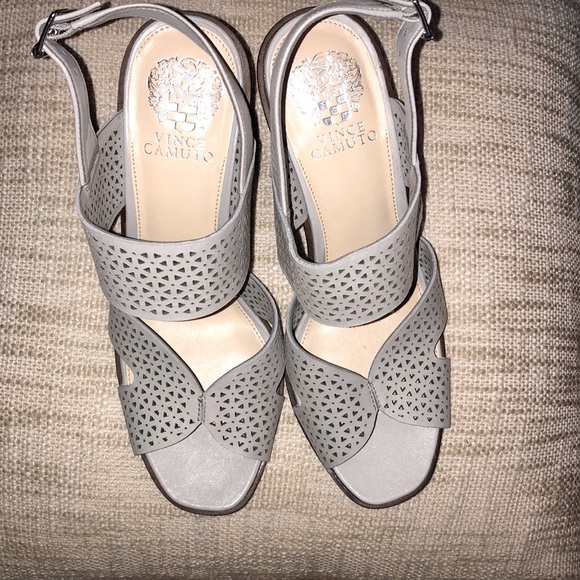 Vince Camuto Ankle Strap Wedges open toe leather cushioned footbed women size 9 - Picture 4 of 7